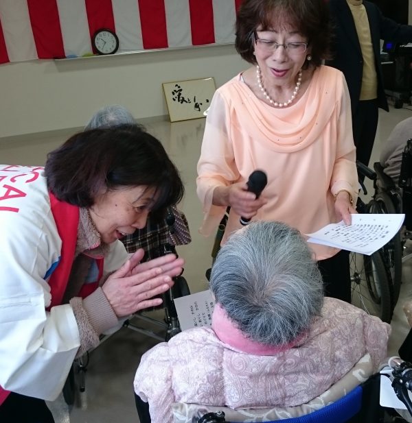 入居者様も熱唱されました